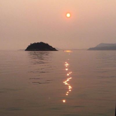 韩国济州岛附近海域一艘乘有12人的渔船失联